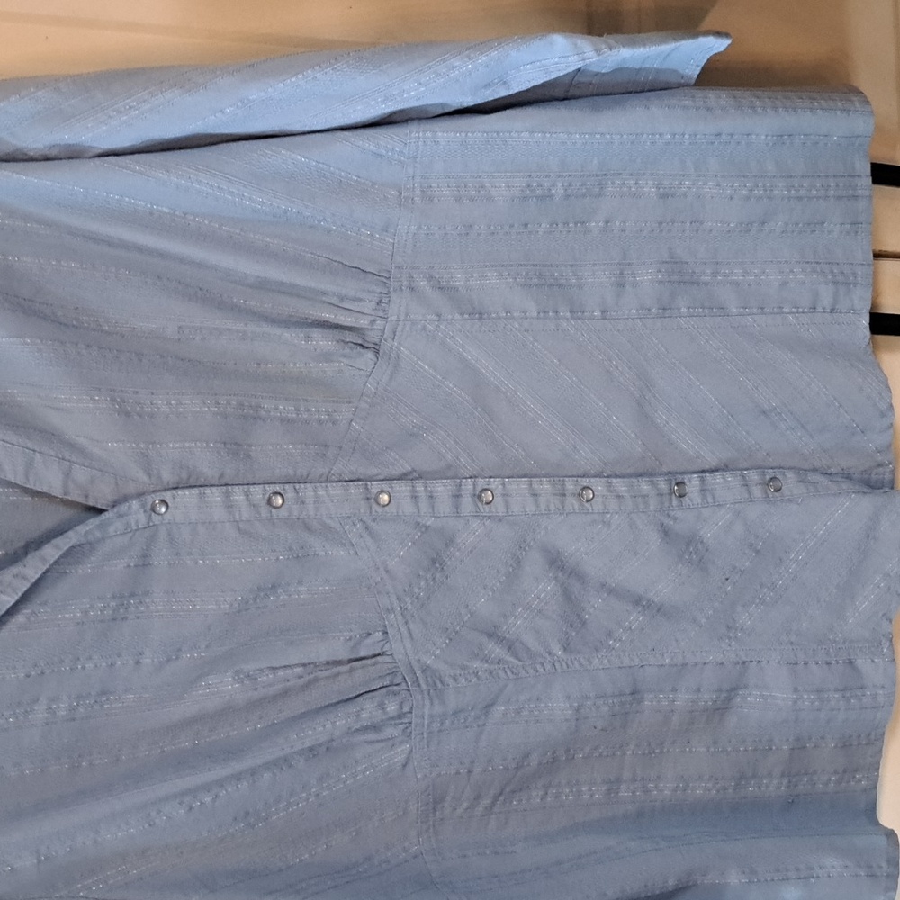 Women's Blue Button-Up Top - Picture 4 of 4